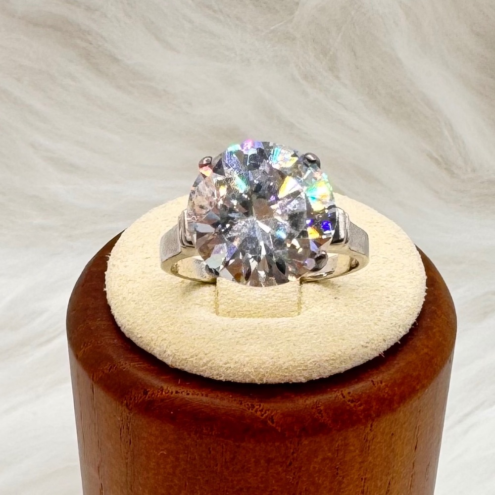 3.5 ct Brilliant Cut Solitaire Cubic Zirconia Sterling Silver Ring. Sz 6 3/4